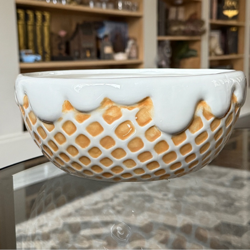 NWT White and Orange waffle cone Ceramic serving Bowl